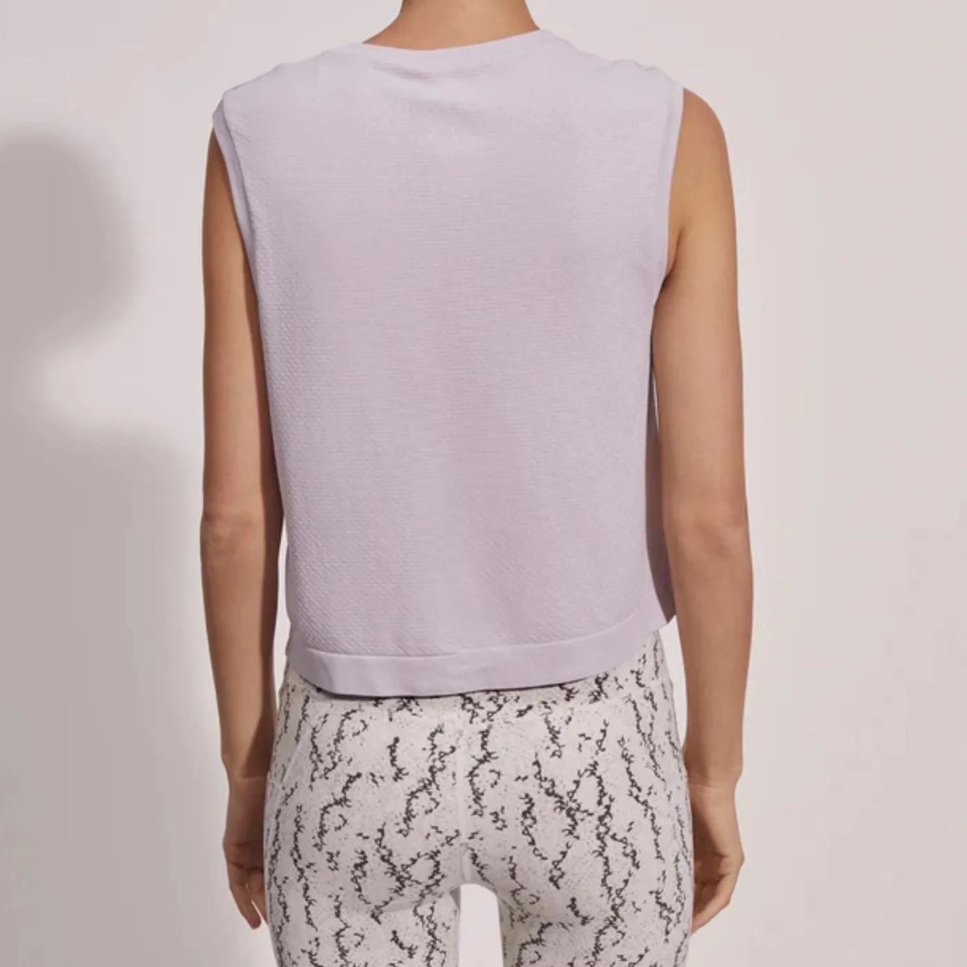 Page Seamless Crop Tank